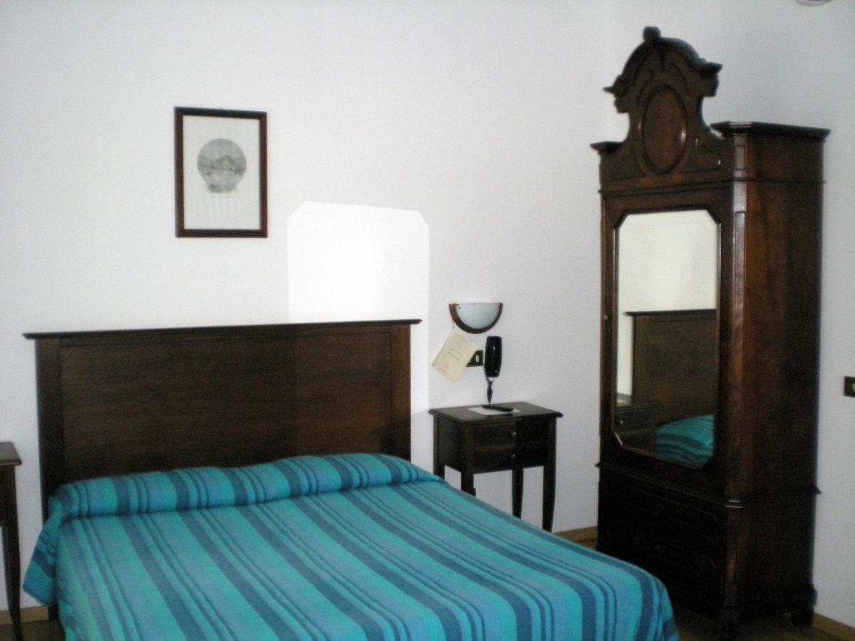 Hotel La Locanda Stresa Oda fotoğraf
